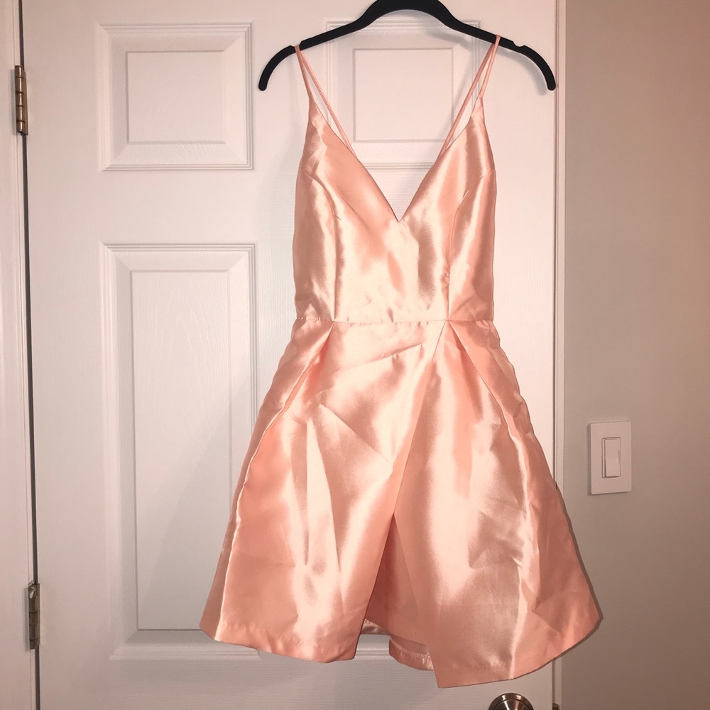 shiny pink dress - Picture 2 of 4